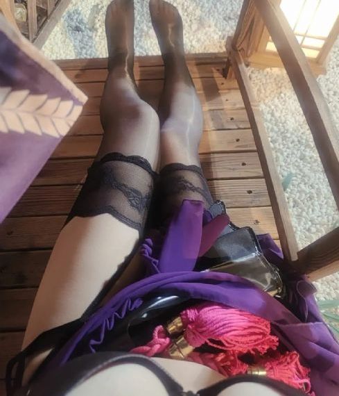 写作业坐在捧捧上面的句子